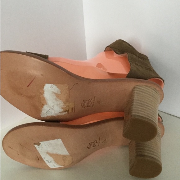 NWOT Howsty Celia SZ 38 (8 US) sandals suede $275 - Picture 4 of 6